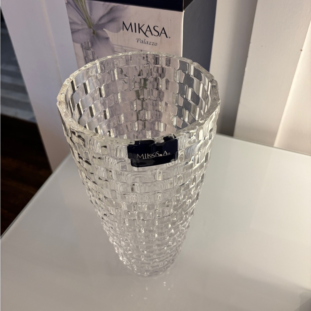 12 inch Mikasa Palazzo Crystal Vase